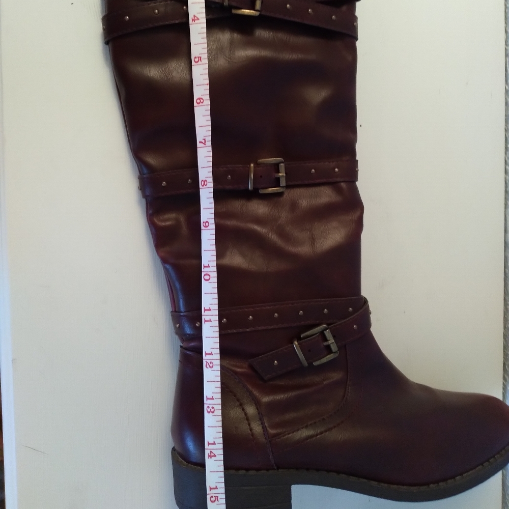 Boots - Picture 4 of 5
